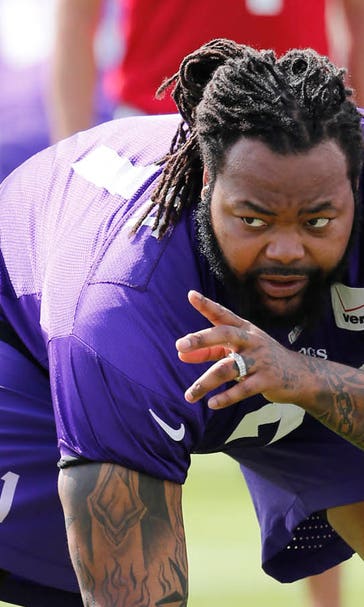 Returning Vikings OL face competition after 'sporadic' 2015 season
